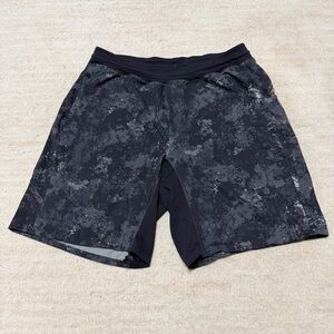 Lululemon License to Train Short 7" LL Abrasion Resistant Men's Large Black Grey